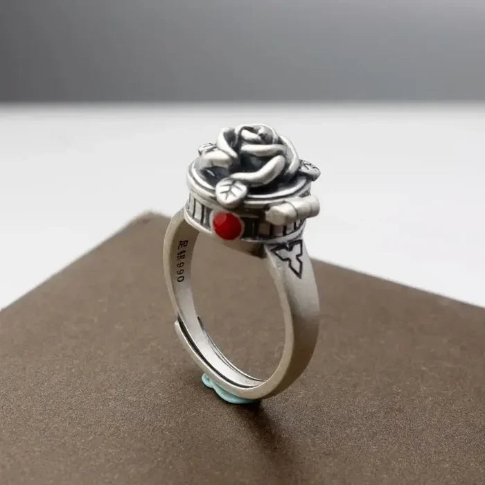 ring on display