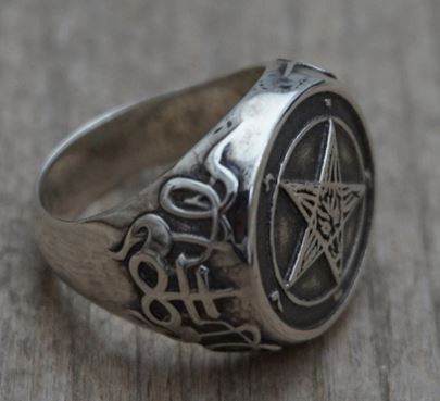 ring on display