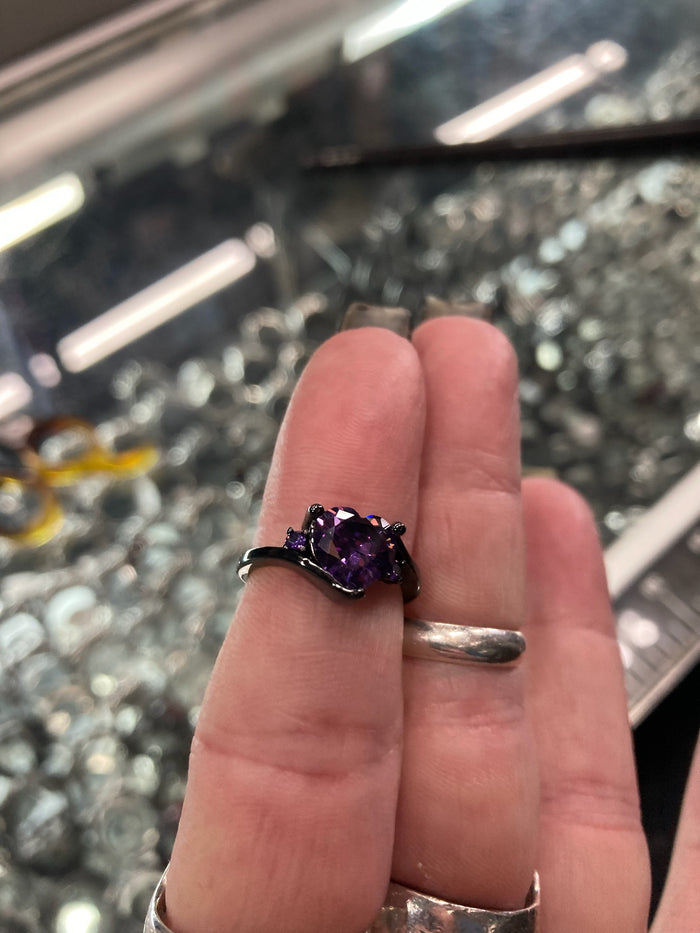 model holding ring