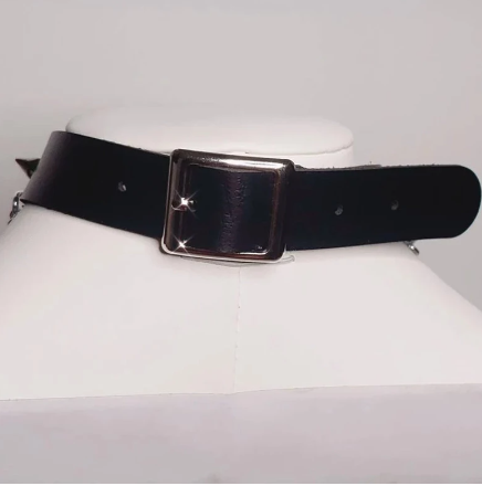 back of collar on mannequin