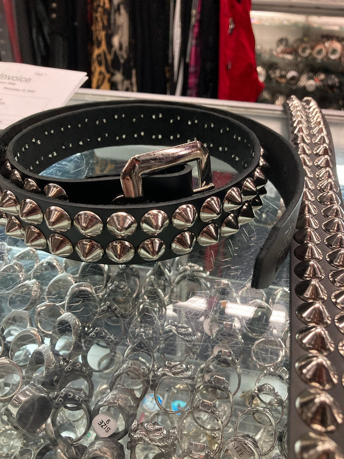belt on display