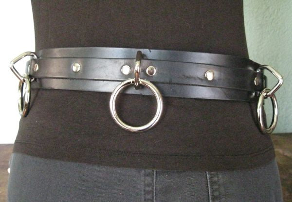mannequin showing back  of belt
