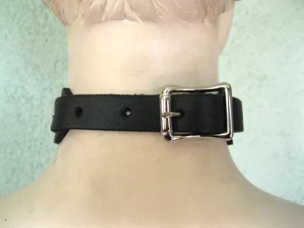 back of collar on mannequin