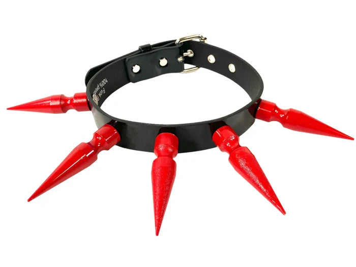 choker on display