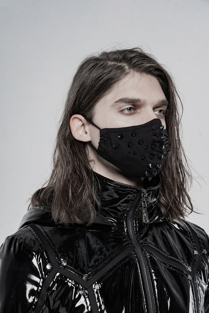 model showing side of mask