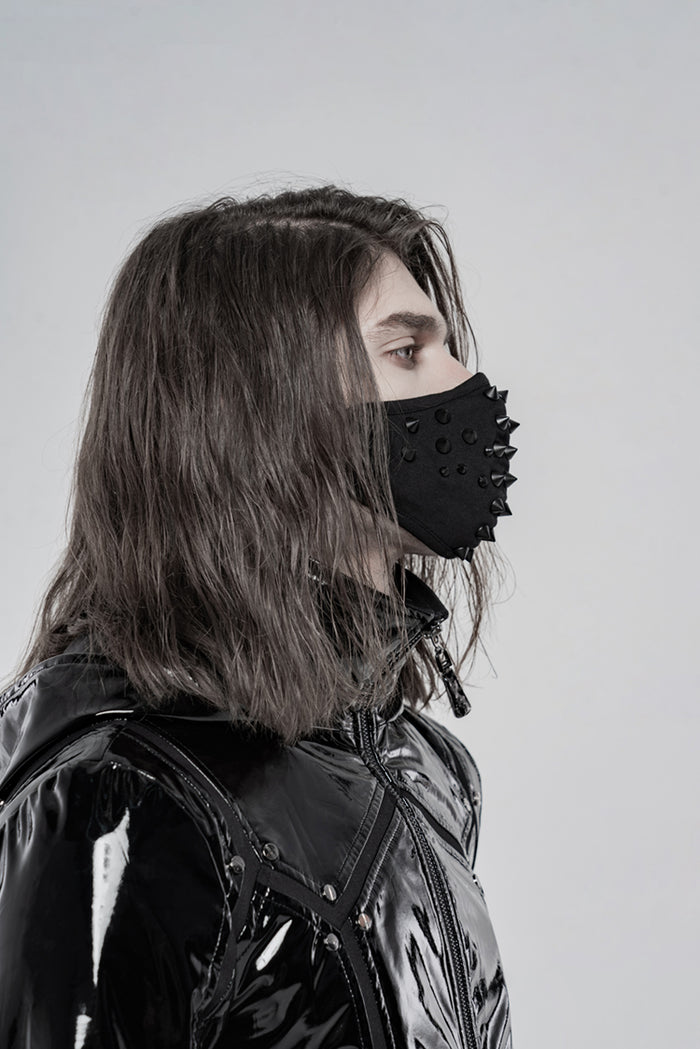 model showing side of mask
