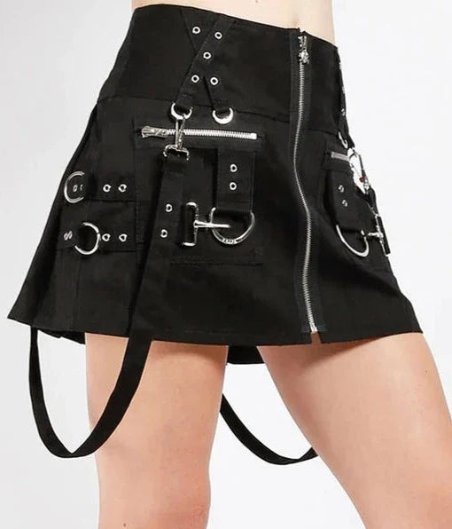 model showing side of skirt