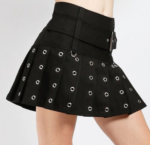 model showing side of skirt