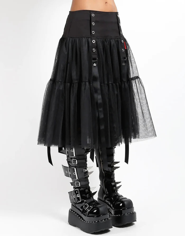 model showing side of skirt