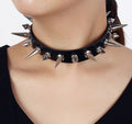 model showing front of choker