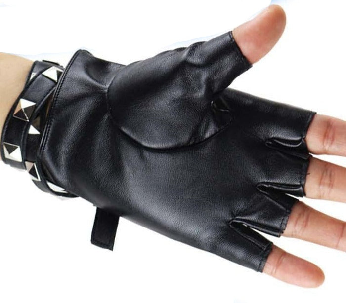 model wearing gloves