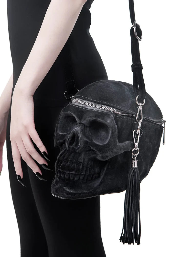 model holding bag