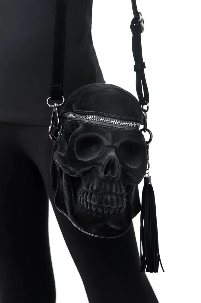 model holding bag