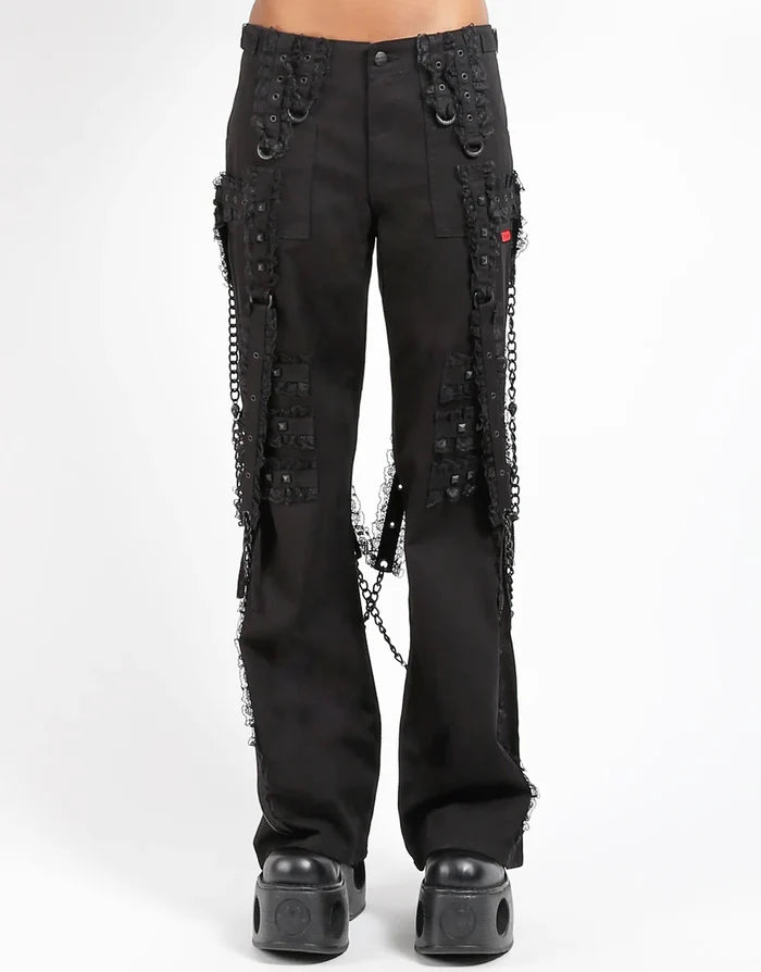 model showing front of pants