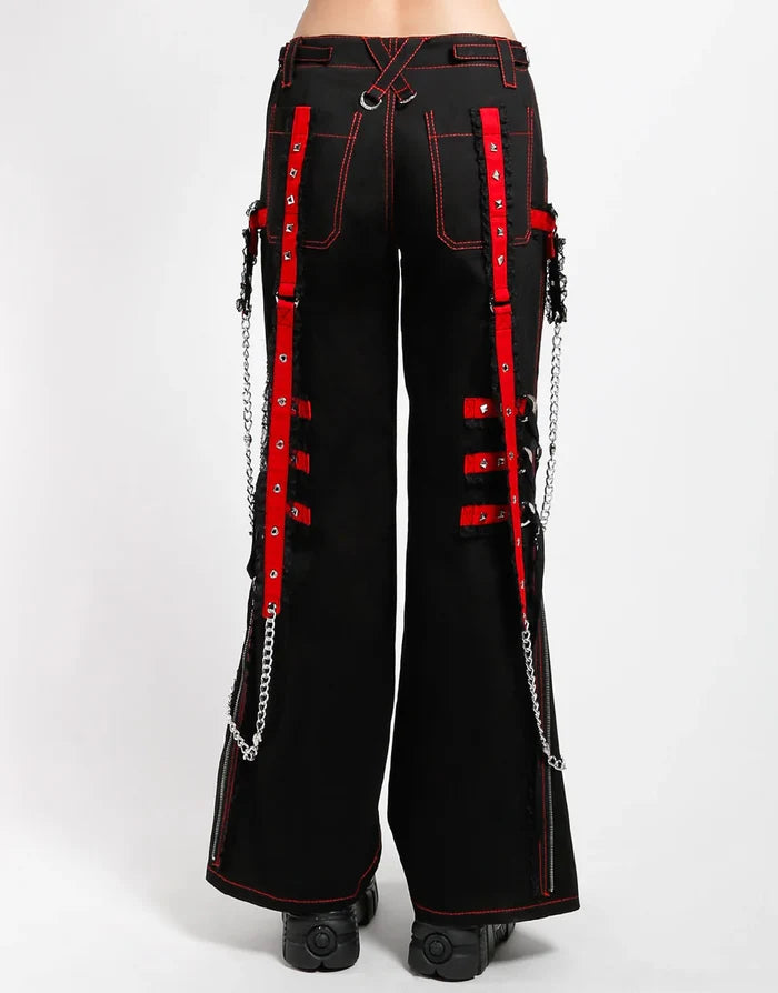 model showing back of pants