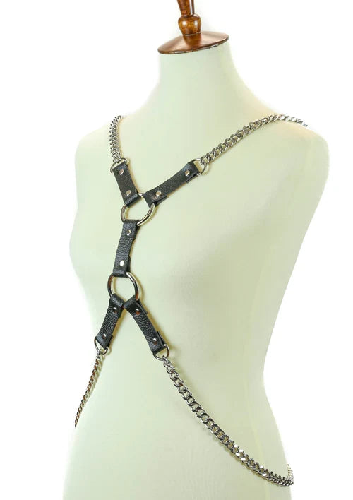 side of harness on mannequin