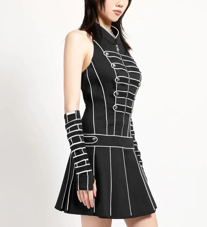 model showing side of dress