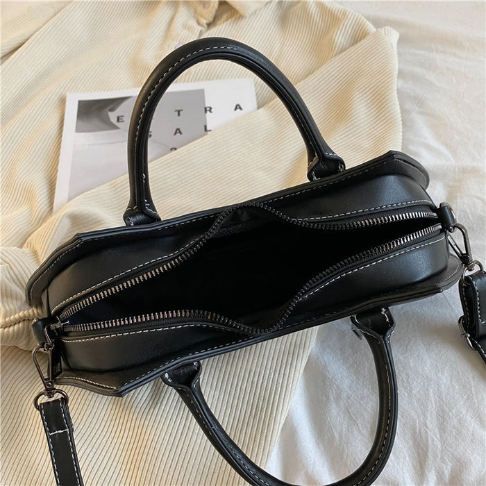 showing top view of zipper closure