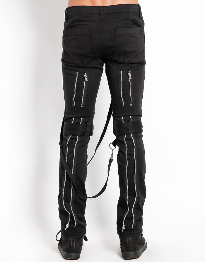 model showing back of pants