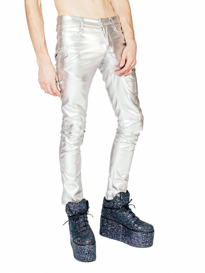 model showing side of pants