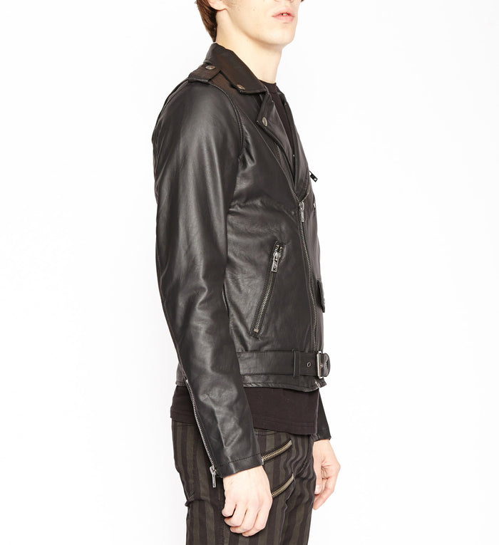 model showing side of jacket
