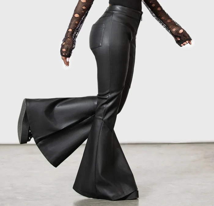 model showing side of pants