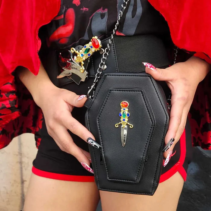 model wearing bag