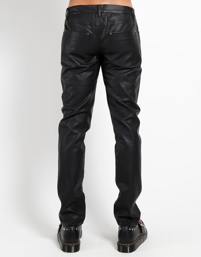 model showing back of pants