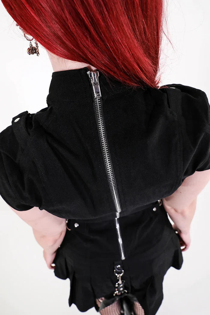 model showing back of top