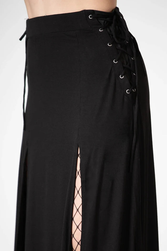 model showing side of skirt