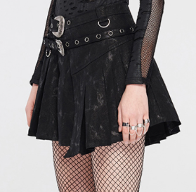 model showing side of skirt