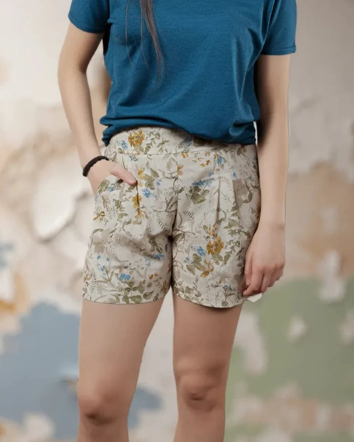 LAURA  Lin - Short