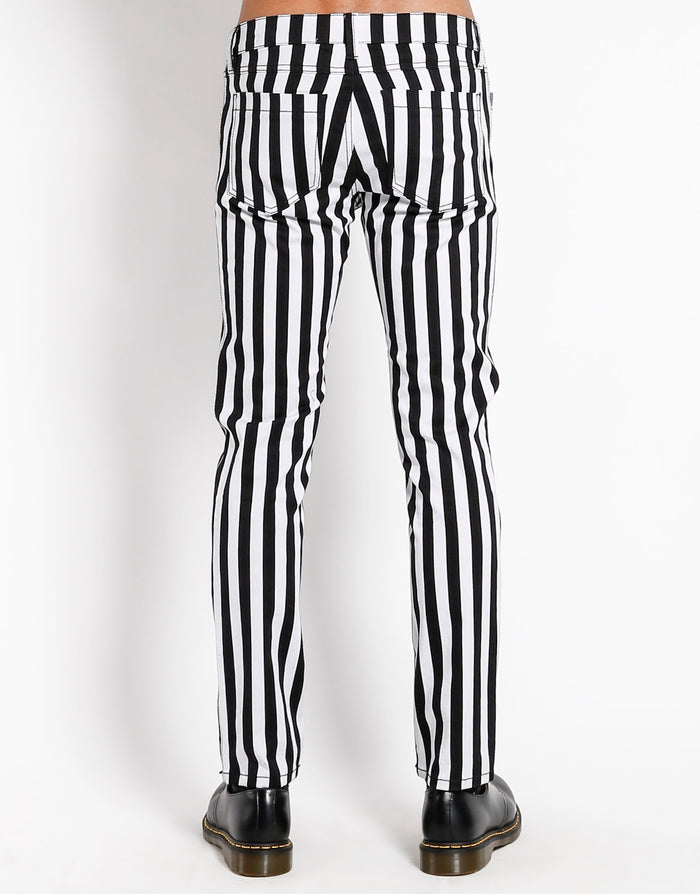 model showing back of pants