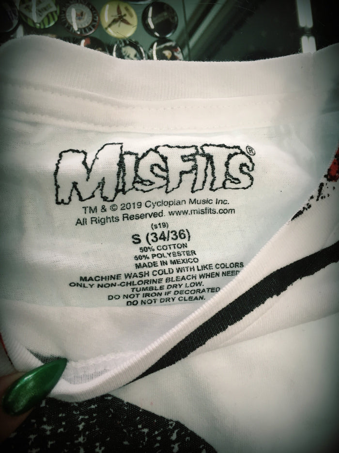 tag on shirt