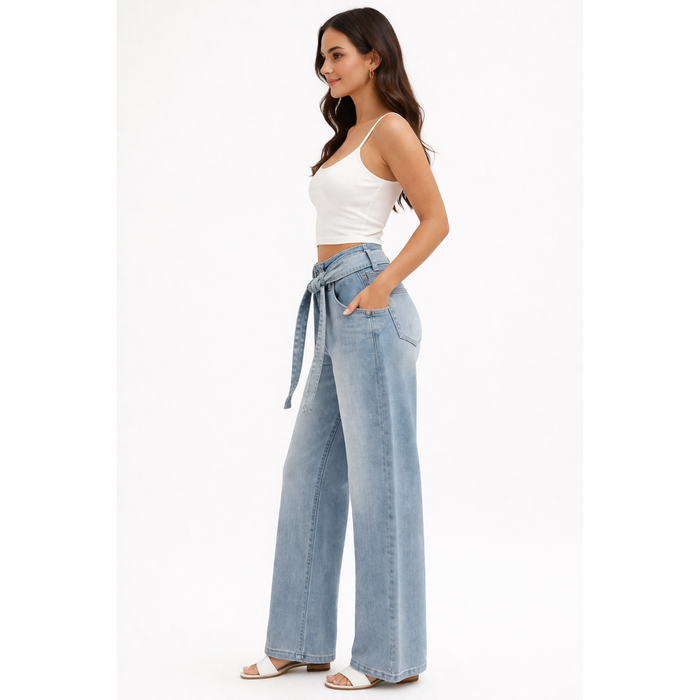 Morrison Denim Confidant Mid Rise Trouser Jean in Fade Into You - Romantiques