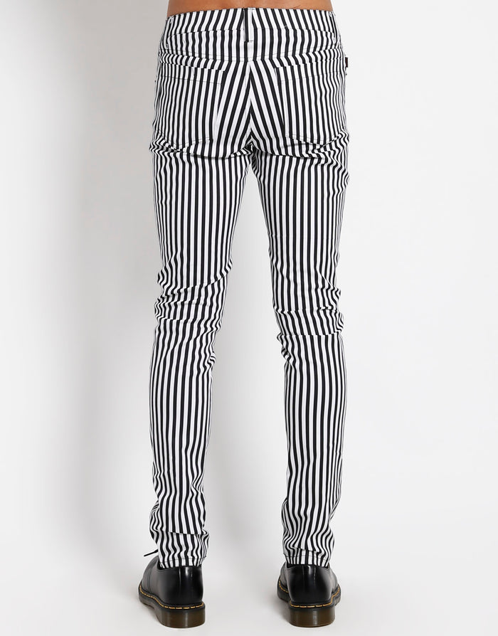 model showing back of pants