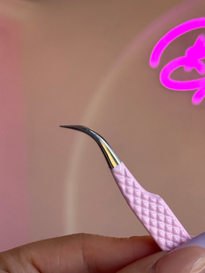 Pink J Curve tweezer