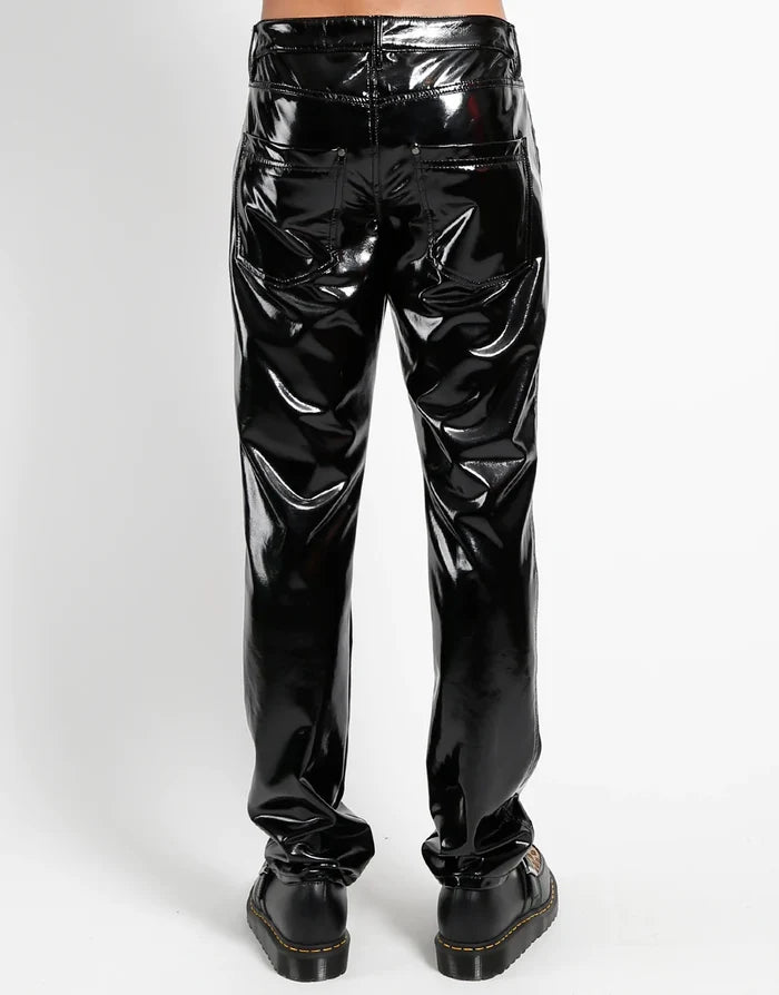model showing back of pants