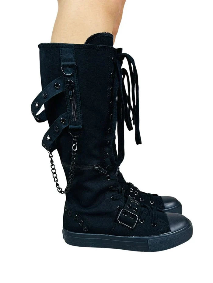 model showing side of shoes