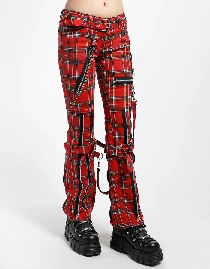 model showing side of pants