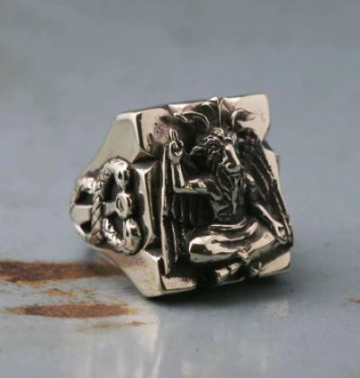 ring on display