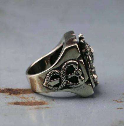 ring on display
