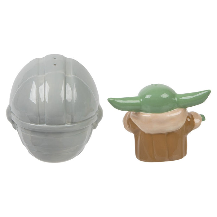 From left to right: Baby sleeping basket and Grogu shakers