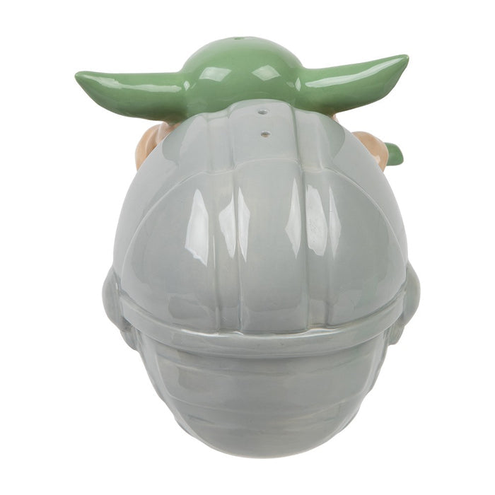 Baby sleeping basket and Grogu shakers