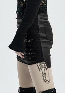 model showing side of skirt