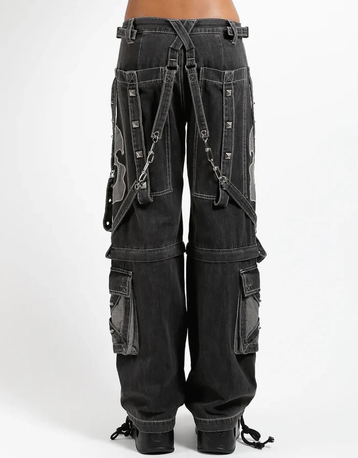 model showing back of pants