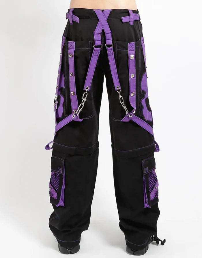 model showing back of pants
