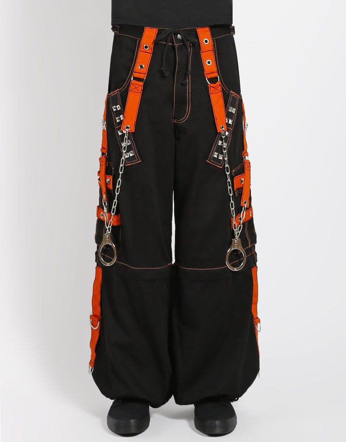 model showing front of pants