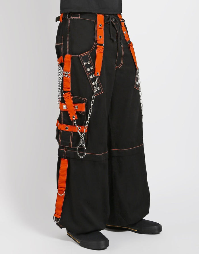 model showing side of pants