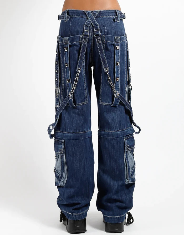 model showing back of pants